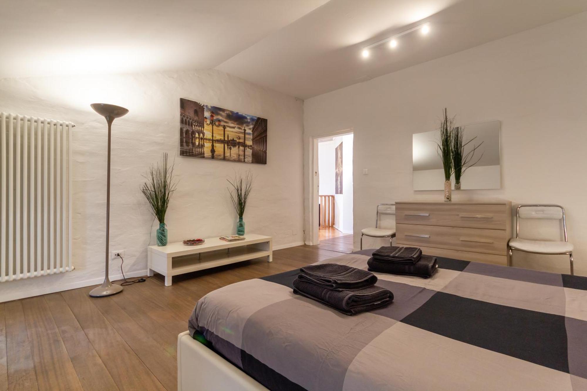 Attic Floor Venice Apartment ميستر المظهر الخارجي الصورة