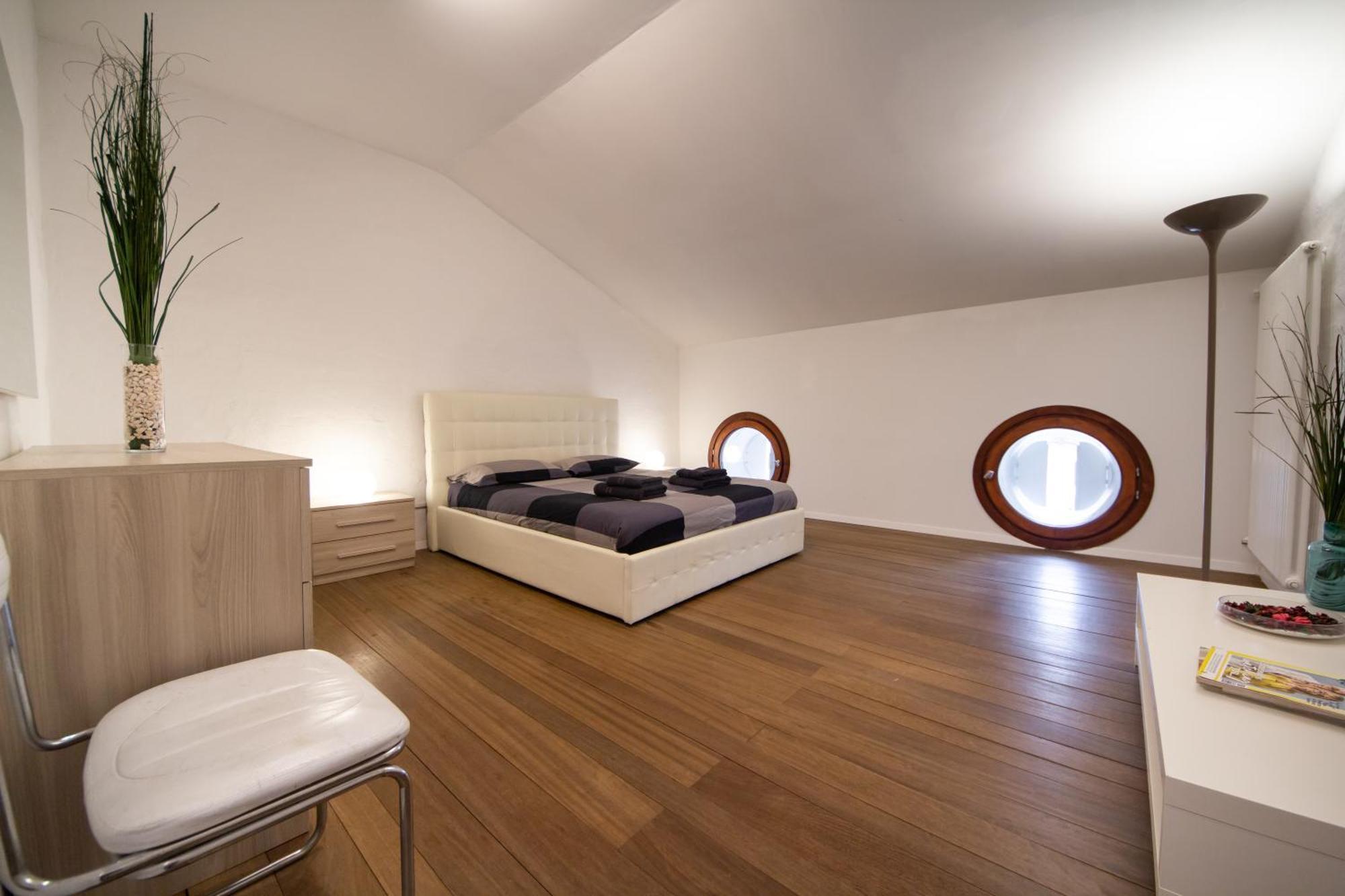 Attic Floor Venice Apartment ميستر المظهر الخارجي الصورة